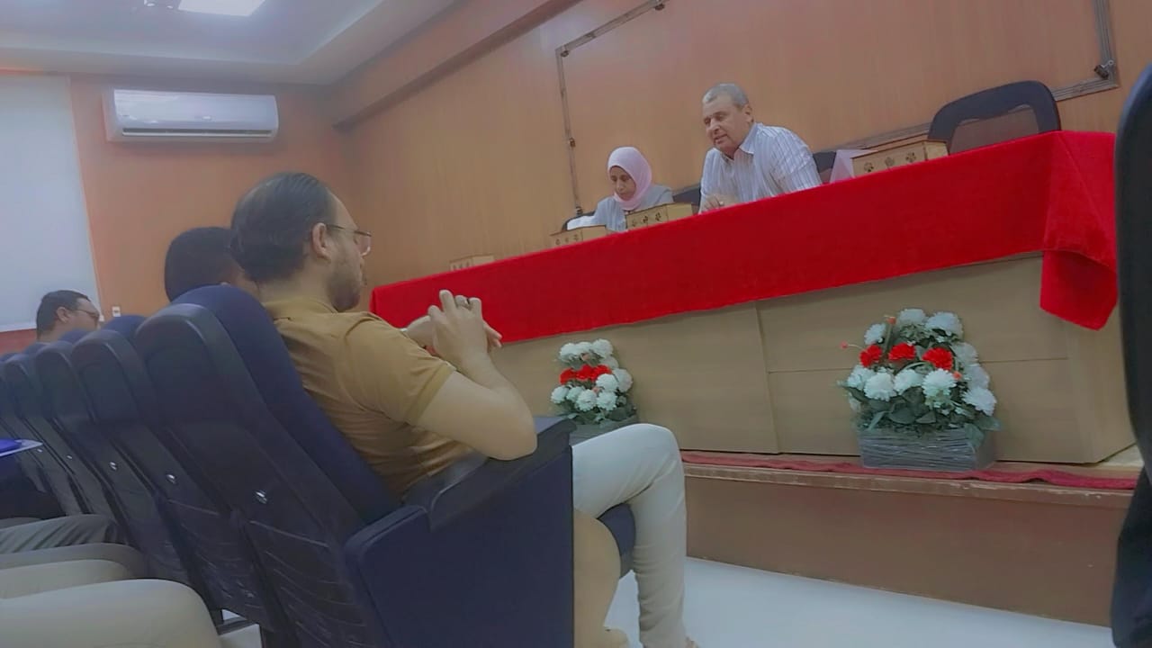 كلية العلوم تعقد لقاءً مع الجهاز الإداري عن 
