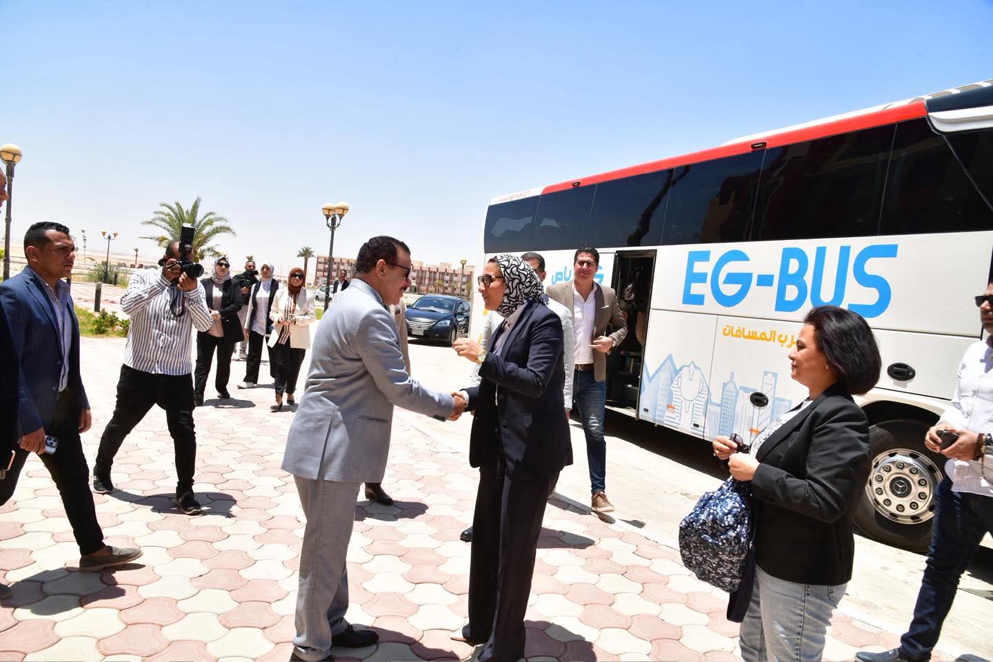  New Valley University receives deputy governors