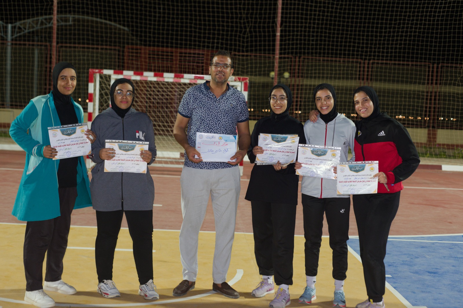 كلية الآداب تحصد المركز الأول كرة طائرة طالبات في منافسات مهرجان الأنشطة الطلابية الأول بجامعة الوادي الجديد